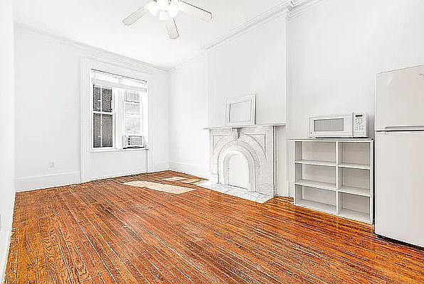 1st image of 104 E 30th St #3B