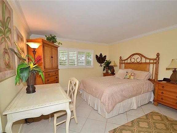 5th image of 2100 Gulf Shore Blvd N APT 117