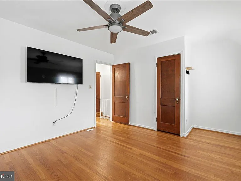 1008 Bashford Ln — Photo 20