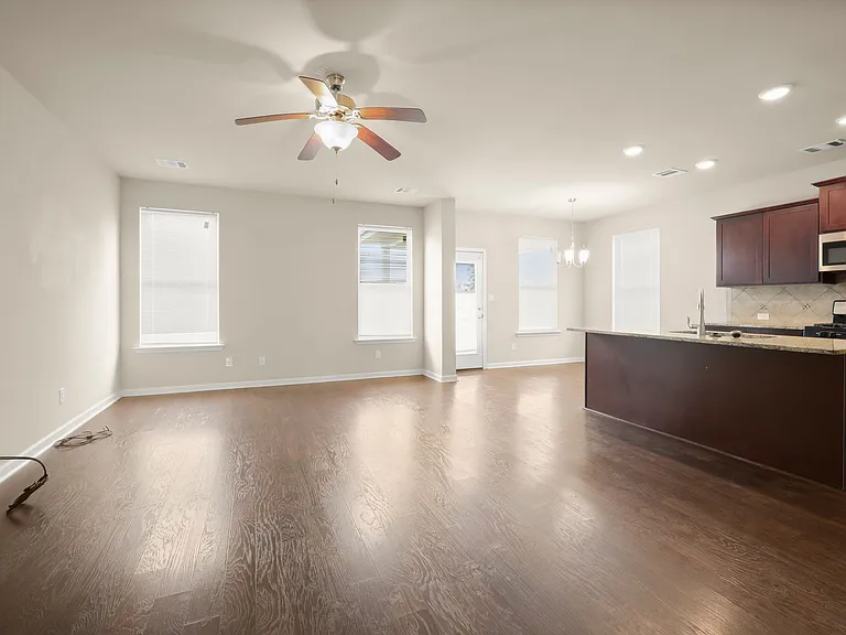 39405 Legacy Lake Dr — Photo 46