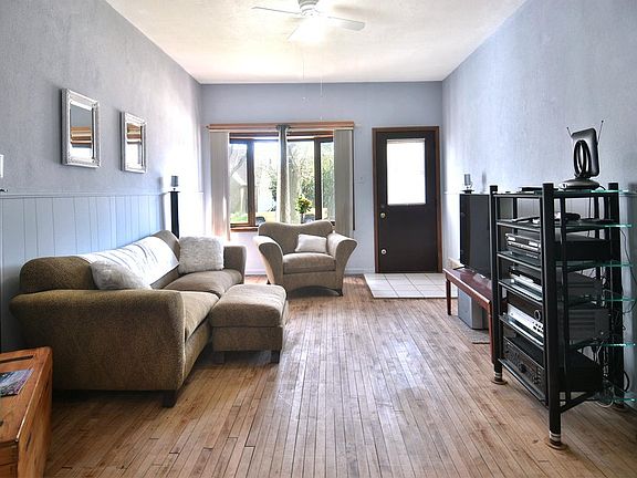2nd image of 3770 E Barnard Ave