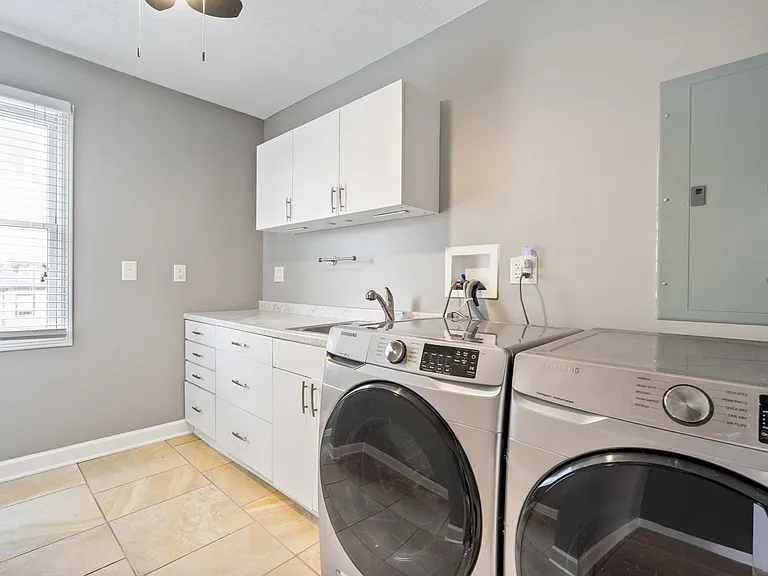 638 Margaret St — Photo 19