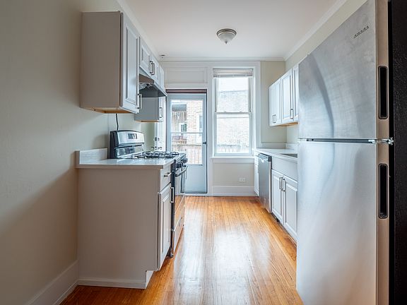 4th image of 7369-7371 N Damen Ave #3