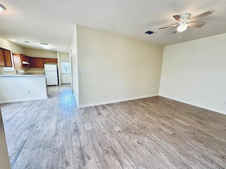 2873 Southampton Way #B — Photo 12
