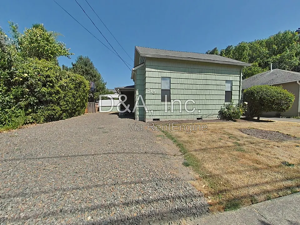 715 SW 11th St