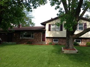 443 Westport Rd, Galesburg, IL 61401