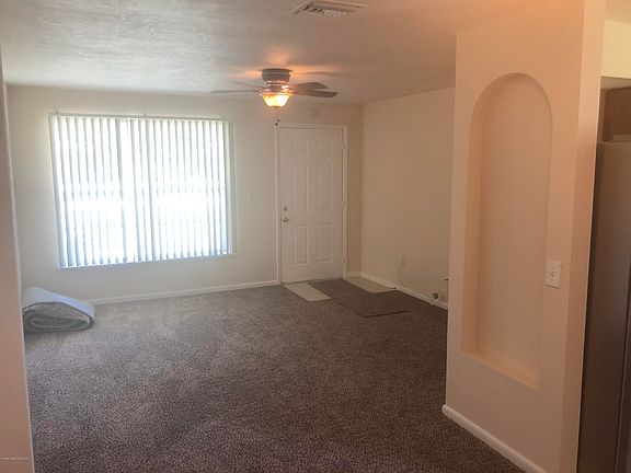 5th image of 4590 Rosehill Ave