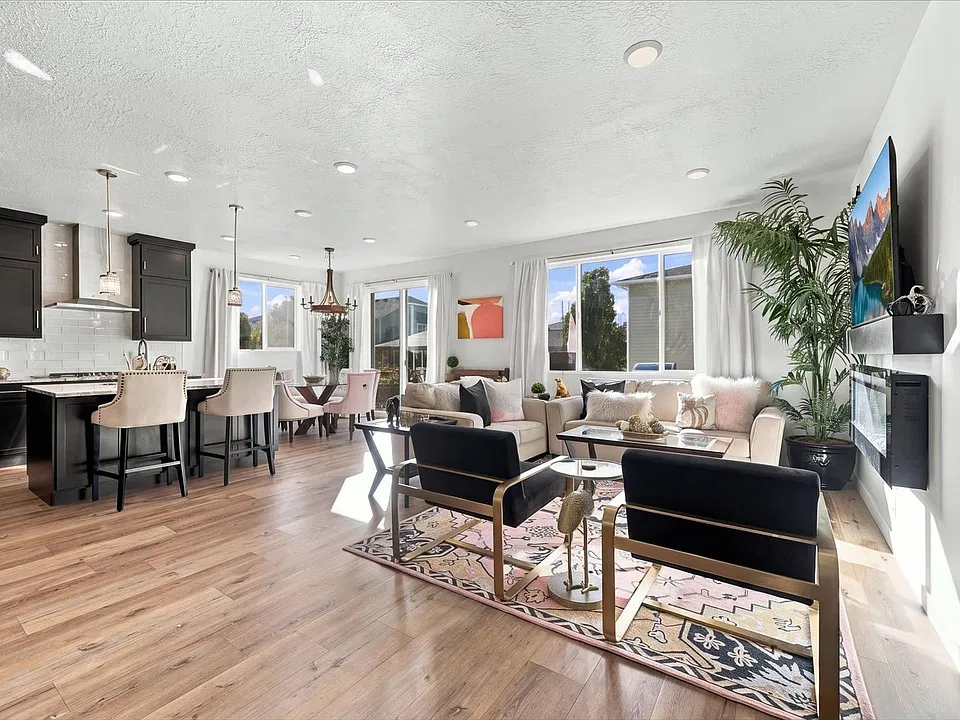 849 W Wynwood Park Dr