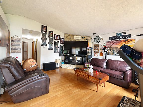 3rd image of 9612 SE Holgate Blvd