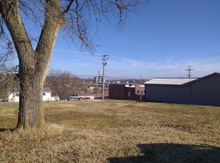 102 S College St, Stockton, MO 65785