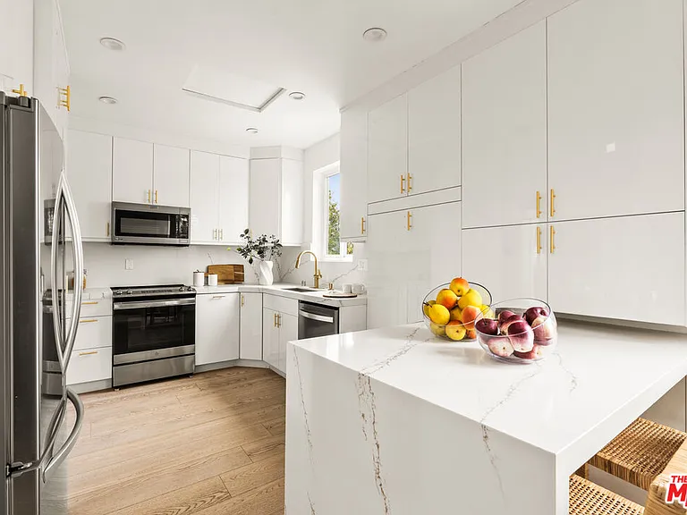 1277 S Beverly Glen Blvd #408 — Photo 12
