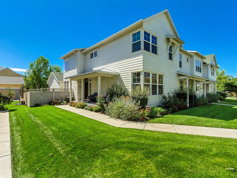 4547 W Vermillion Dr