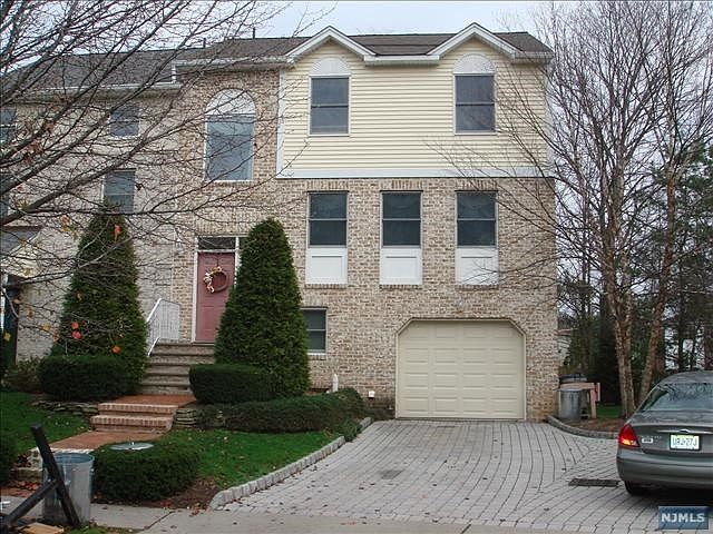 1st image of 18 Chopek Ln #18