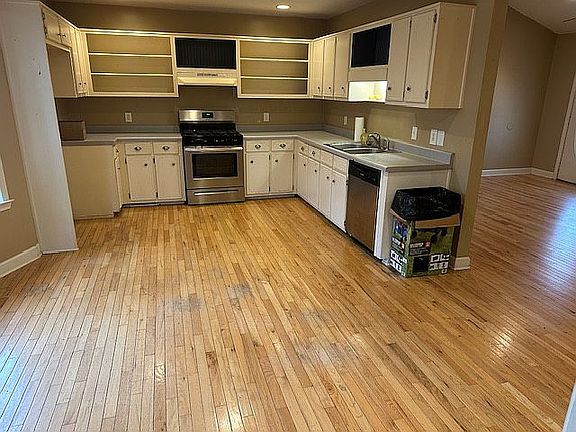 2nd image of 152 Duncans Mill Dr