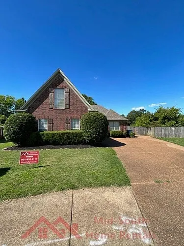 11817 Village Center St Photo 1