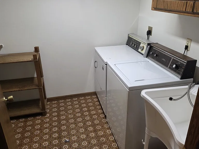 4110 Juneau Ln N — Photo 30