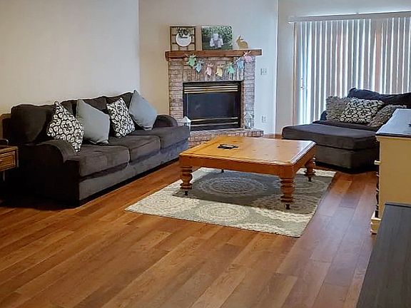 4th image of 3527 Thornhill Cir W