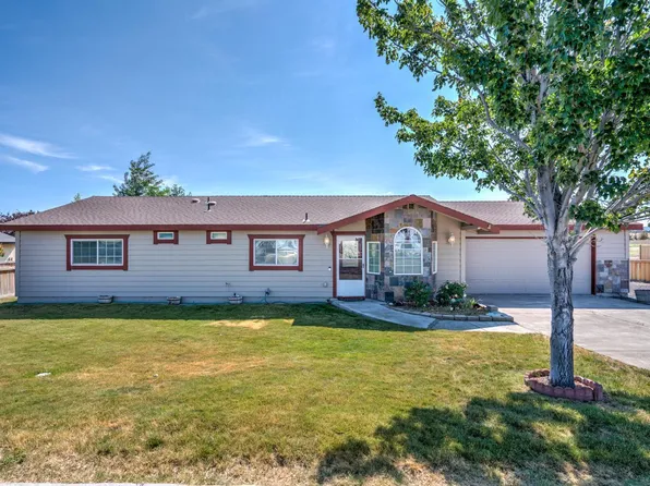 907 SE Turner St, Madras, OR 97741