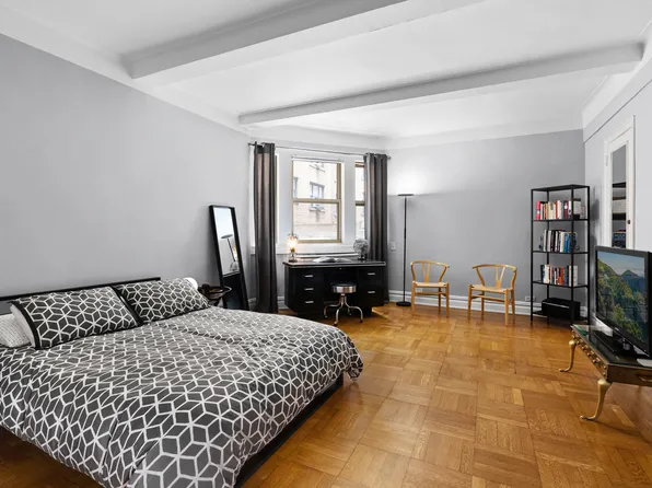 24 5th Avenue image 1 of 4