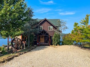 2118 Stone Harbor Dr, Dandridge, TN 37725