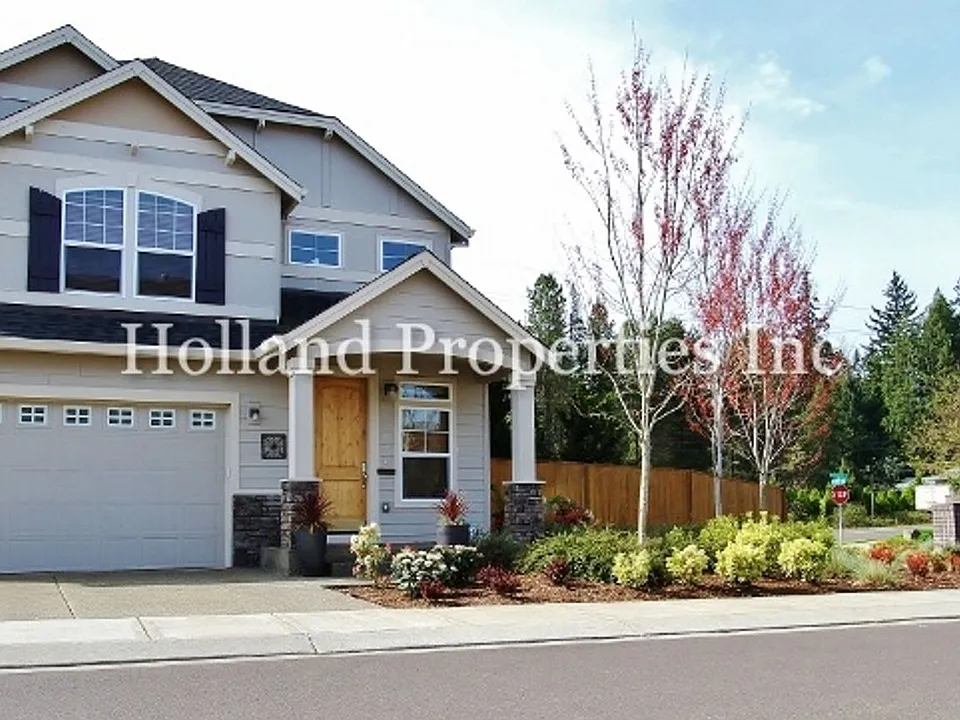 5502 NE Lagos Ct