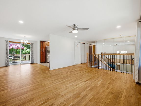 5th image of 1033 Lowell Ln