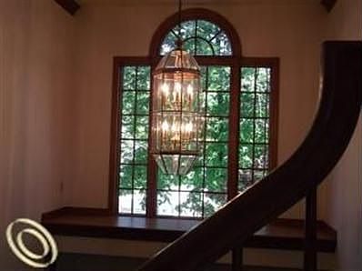 4th image of 639 Gleneagles