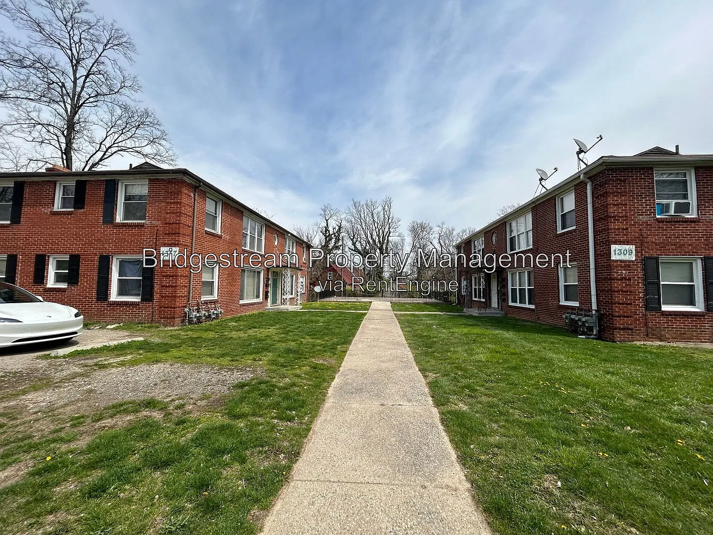 2 bed, 1.0 bath, 800 sqft, $675 — Photo 2