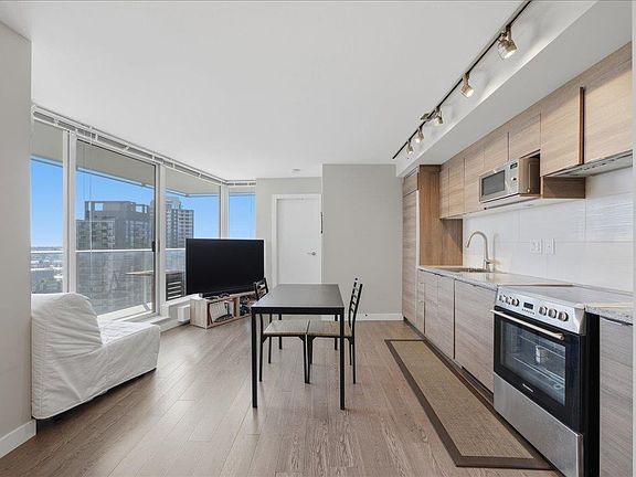 4th image of 488 SW Marine Dr #2703