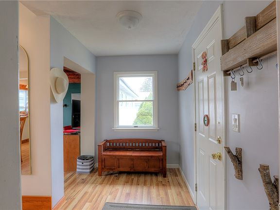 4th image of 355 Main St