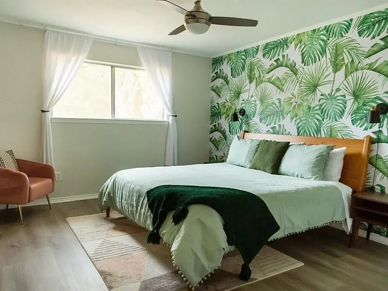 1915 Emerald Isle Dr — Photo 5