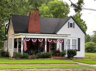 303 E Neches St, Palestine, TX 75801
