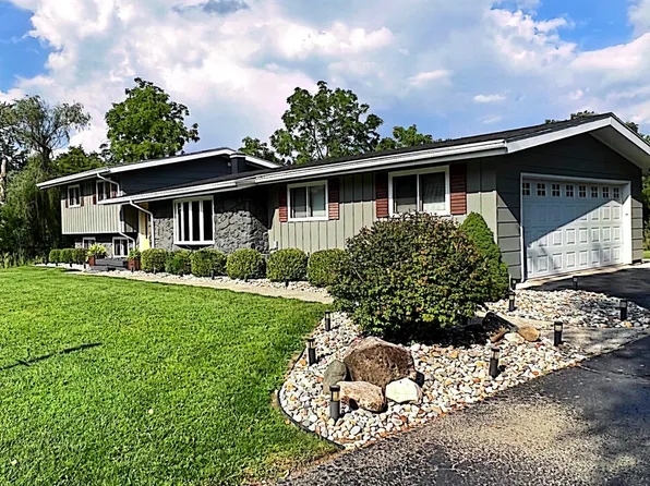 3005 Warwick Rd, Jackson, MI 49203