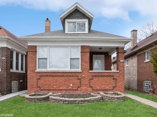7804 S Paxton Ave, Chicago, IL 60649