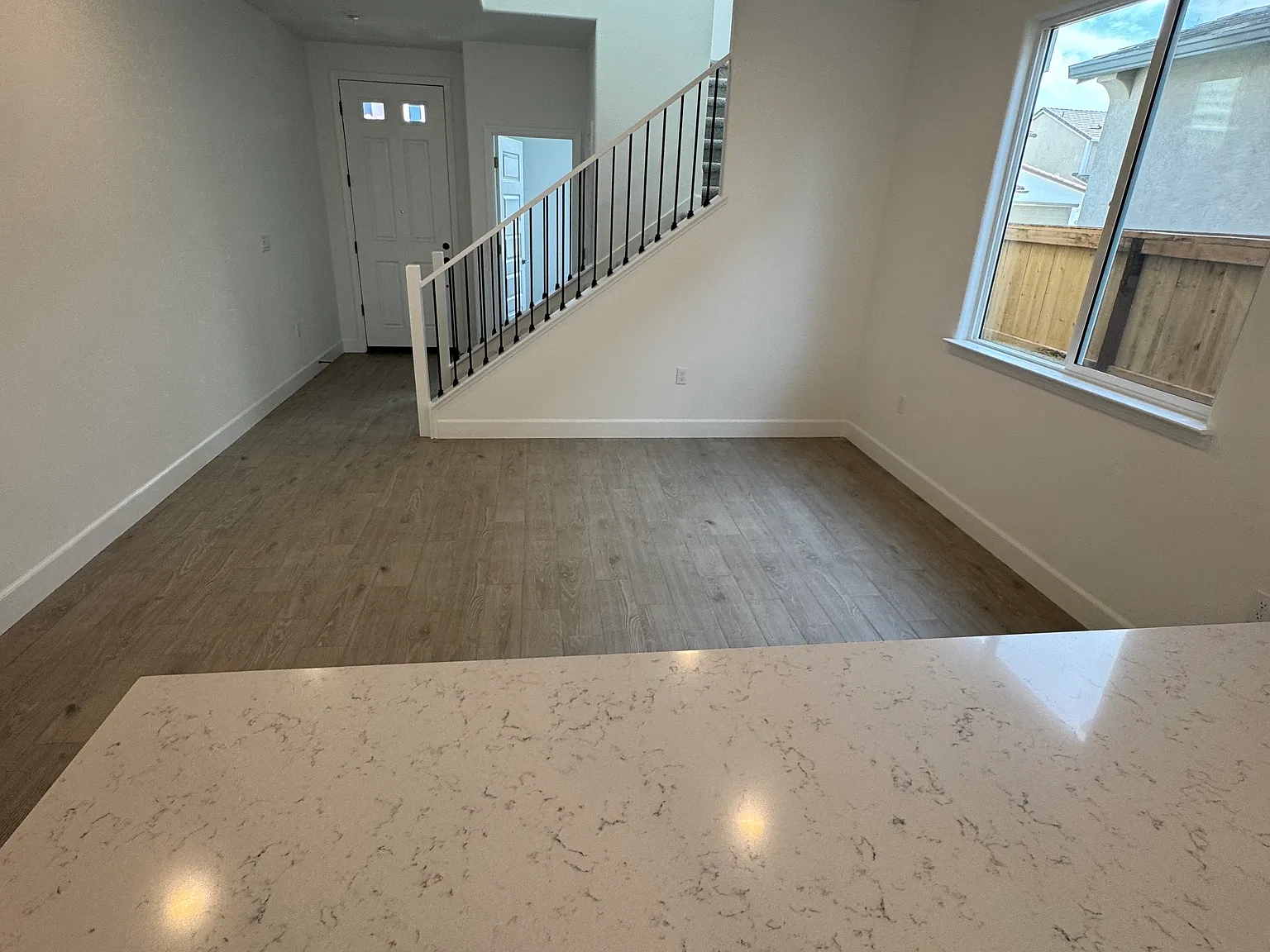 4 bed, 2776 sqft, $3,000 — Photo 4