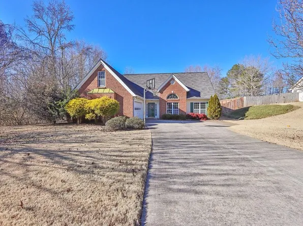 6130 Devonshire Dr, Flowery Branch, GA 30542