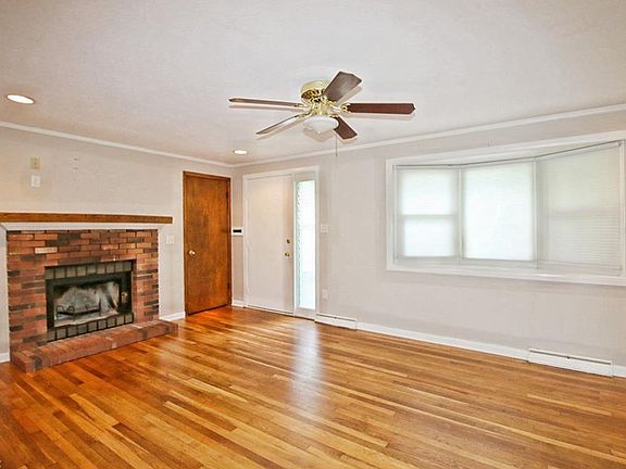 2nd image of 1438 Hagey Dr
