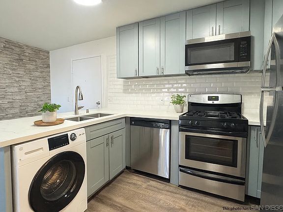 4th image of 3029 Broadway Unit 14