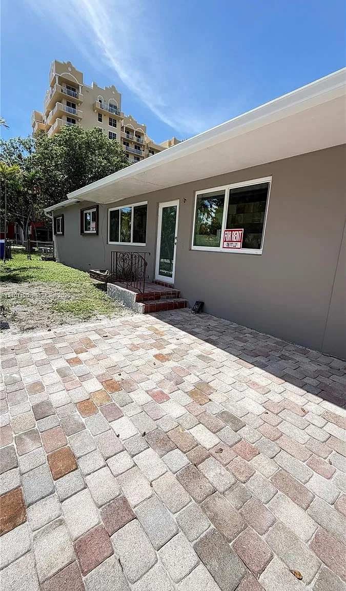 Sickles Grove — Photo 2