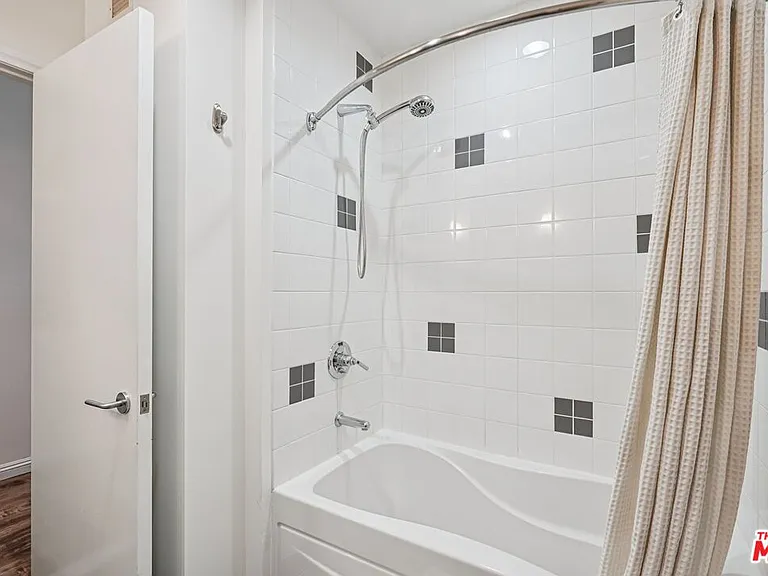 1100 Wilshire Blvd #2209 — Photo 18