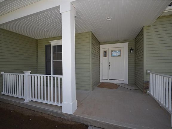 3rd image of 56 Christina Dr
