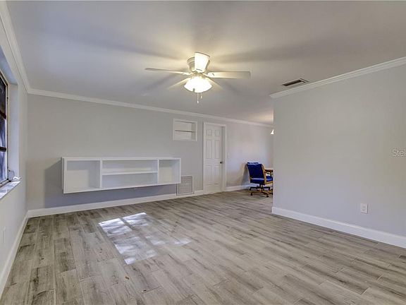 5th image of 1782 Carlisle St