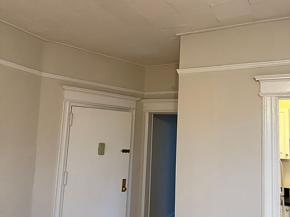 4th image of 65 Westervelt Ave APT 2R