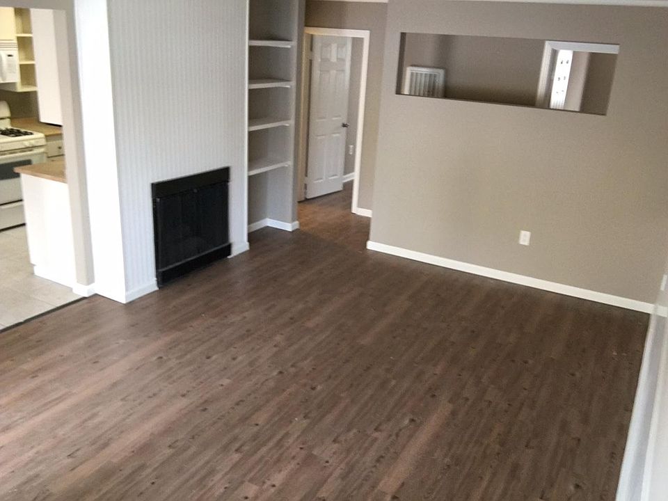 2nd image of 225 16th St APT B