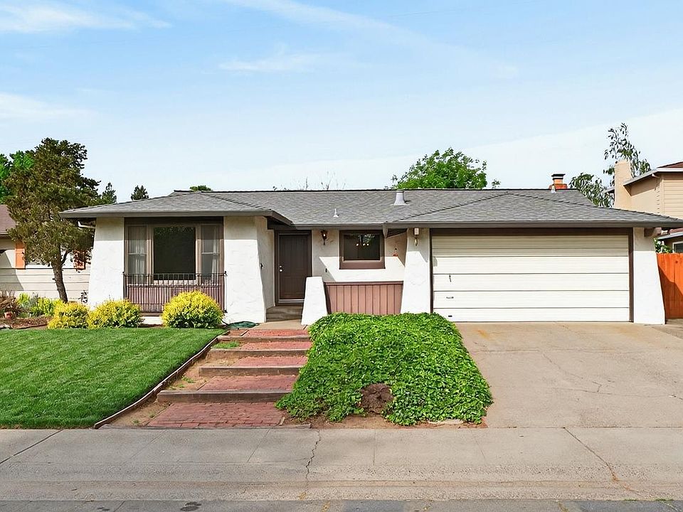 1st image of 49 Waterglen Cir