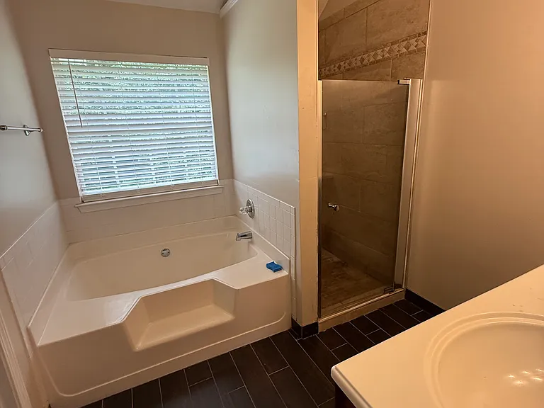 7519 Sugarcreek Dr — Photo 9