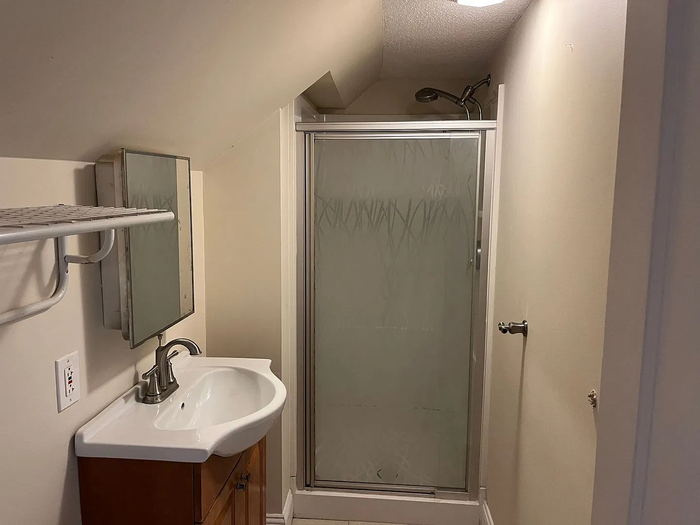 17 Burnham St - Blue Pod — Photo 4