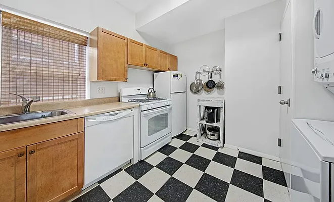 Rented by Douglas Elliman | media 9