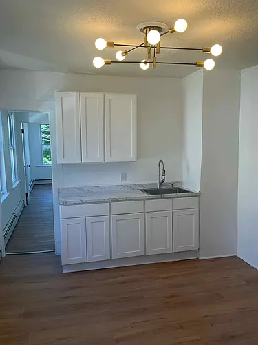 14 Crown St Photo 1