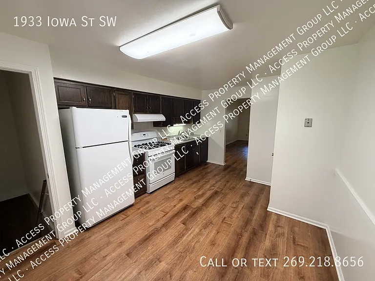 1933 Iowa St SW — Photo 7